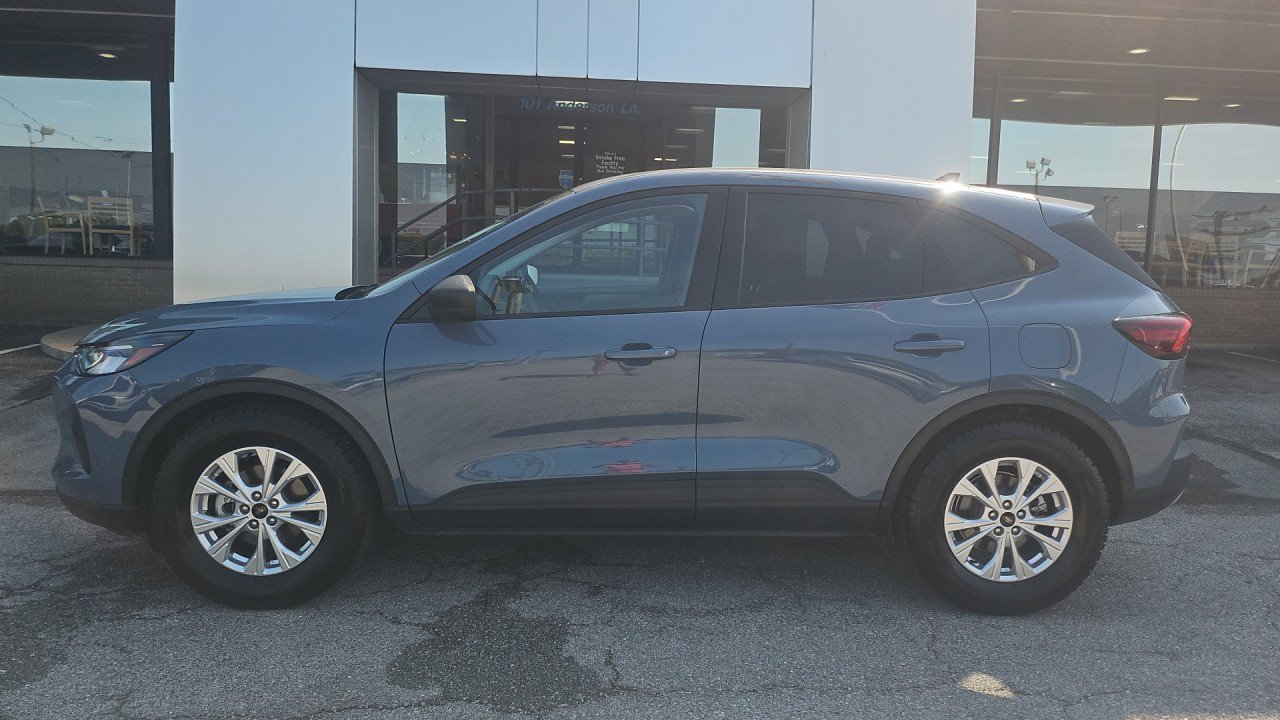 Used 2025 Ford Escape Active FWD image 2