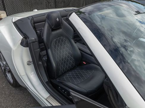Used 2016 Ferrari California T RWD image 77