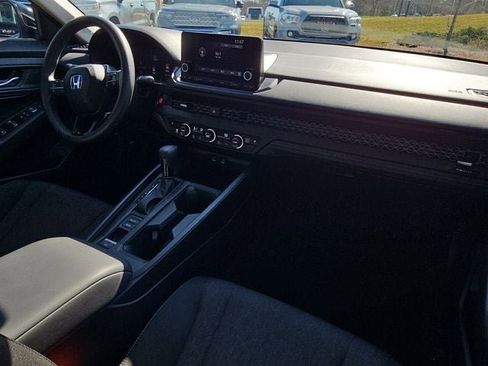 Used 2025 Honda Accord SE image 15