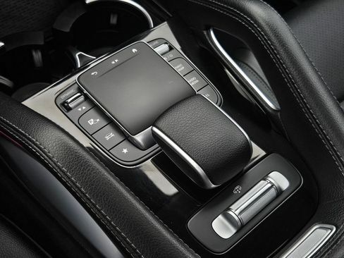 Used 2024 Mercedes-Benz GLS 450 4MATIC image 23