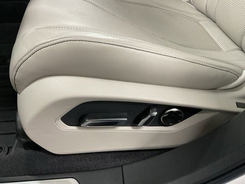 Used 2025 Acura RDX w/ Technology Package image 33