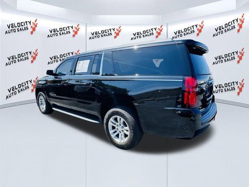 Used 2019 Chevrolet Suburban LT image 5
