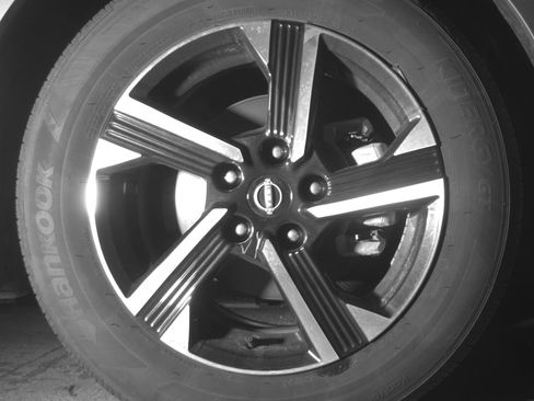 Used 2025 Nissan Sentra SV FWD image 13