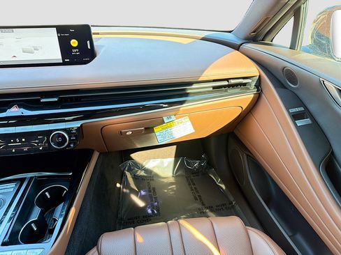 Used 2024 Genesis G80 2.5T image 17