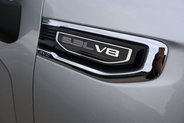 Used 2019 GMC Sierra 1500 SLE w/ SLE Value Package AWD/4WD image 9