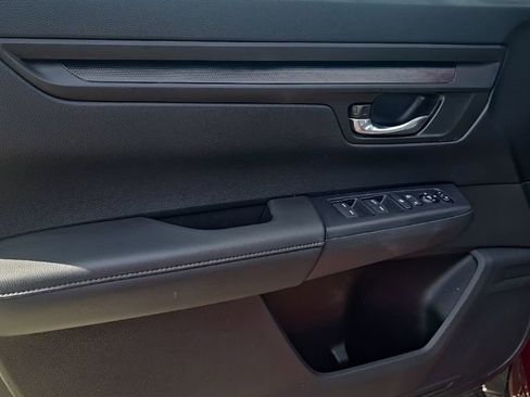 Used 2025 Honda CR-V LX image 11