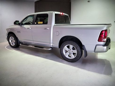 Used 2018 RAM 1500 Classic SLT image 17