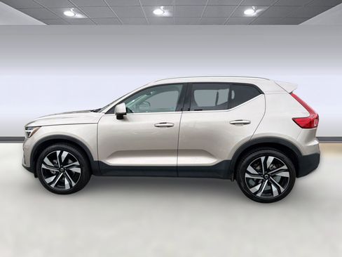 Used 2024 Volvo XC40 B5 Plus w/ Protection Package Premier image 2