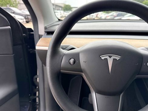 Used 2021 Tesla Model Y Long Range AWD/4WD image 15