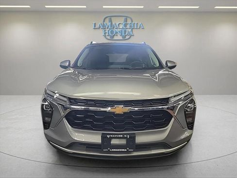 Used 2024 Chevrolet Trax LT w/ Driver Confidence Package image 7