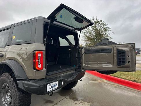 New 2025 Ford Bronco Badlands image 35