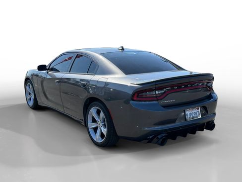 Used 2018 Dodge Charger R/T RWD image 3