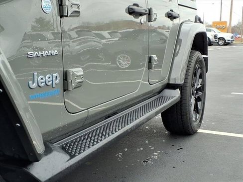 Used 2021 Jeep Wrangler Unlimited Sahara w/ Cold Weather Group image 34