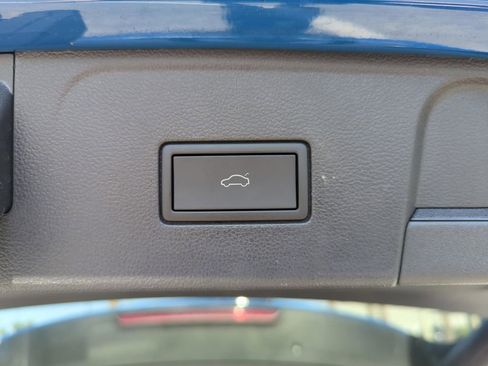 New 2025 Volkswagen Atlas SEL Premium R-Line image 18