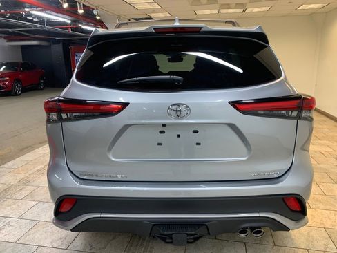 Used 2023 Toyota Highlander XSE image 6