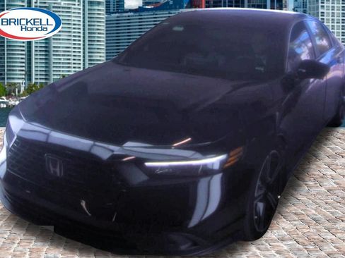 Used 2023 Honda Accord Sport image 2