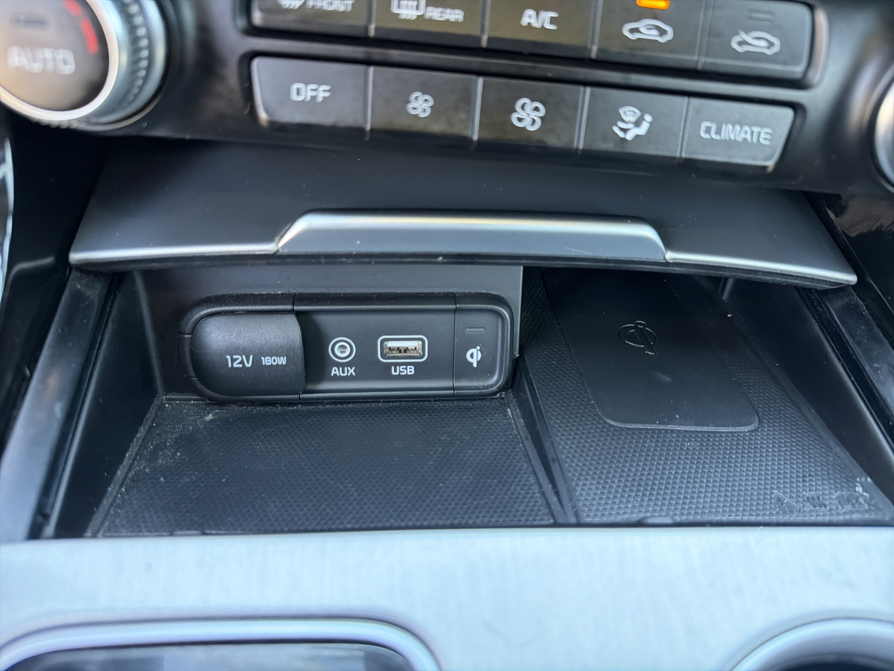 Used 2020 Kia Stinger GT2 AWD/4WD image 8