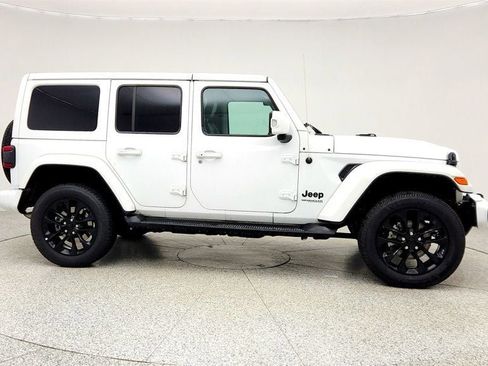 Used 2022 Jeep Wrangler Unlimited Sahara AWD/4WD image 4