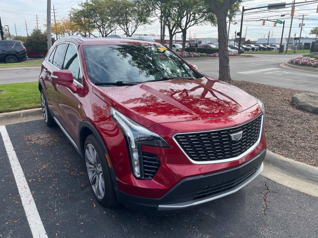 Used 2021 Cadillac XT4 Premium Luxury AWD/4WD image 2