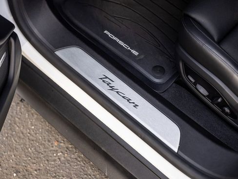 Certified 2025 Porsche Taycan w/ Premium Package image 25