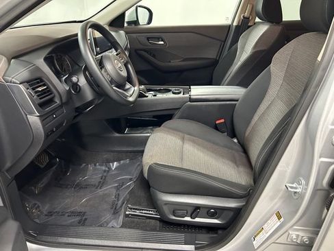 Used 2023 Nissan Rogue SV AWD/4WD image 13