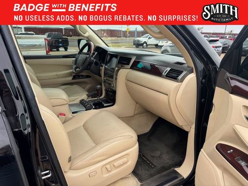 Used 2013 Lexus LX 570 4WD w/ Luxury Pkg image 17