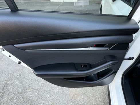 Used 2021 MAZDA MAZDA3 s image 20