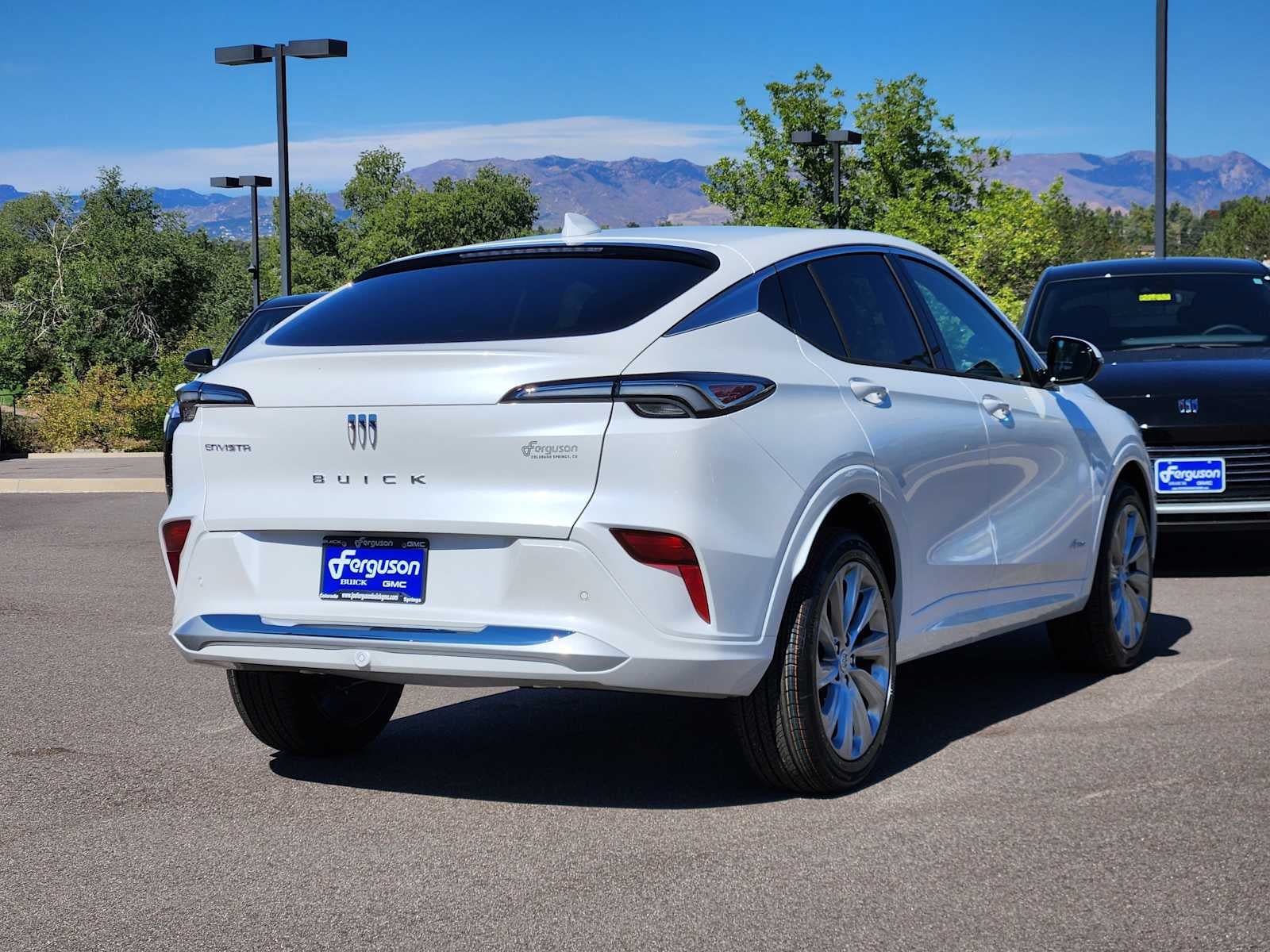 New 2026 Buick Envista Avenir FWD image 3