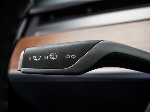 Used 2024 Tesla Model Y Performance image 18