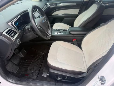 Used 2020 Ford Fusion SE w/ Equipment Group 151A image 14