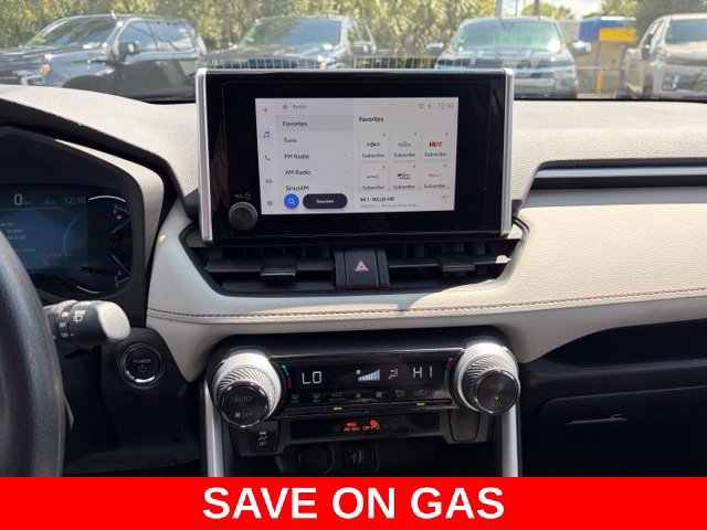 Used 2025 Toyota RAV4 XLE AWD/4WD image 22