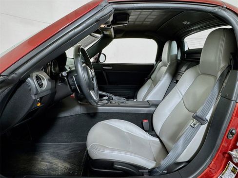 Used 2011 MAZDA MX-5 Miata Touring image 16