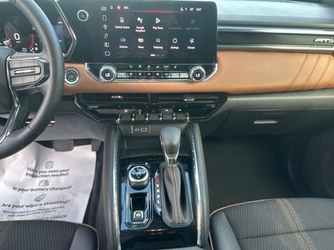 Used 2024 GMC Canyon AT4 w/ Technology Package AWD/4WD image 18