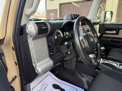 Used 2014 Toyota FJ Cruiser 4WD w/ Upgrade Package image 35