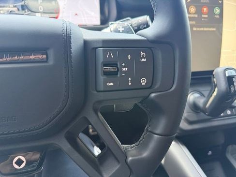 Used 2026 Land Rover Defender 110 OCTA AWD/4WD image 23