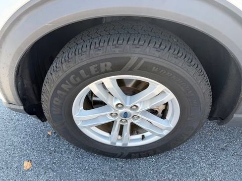 Certified 2020 Ford Explorer XLT w/ Equipment Group 202A AWD/4WD image 11