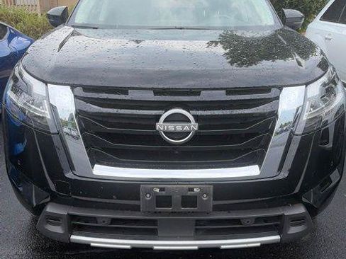 Used 2024 Nissan Pathfinder SL w/ SL Premium Package AWD/4WD image 2