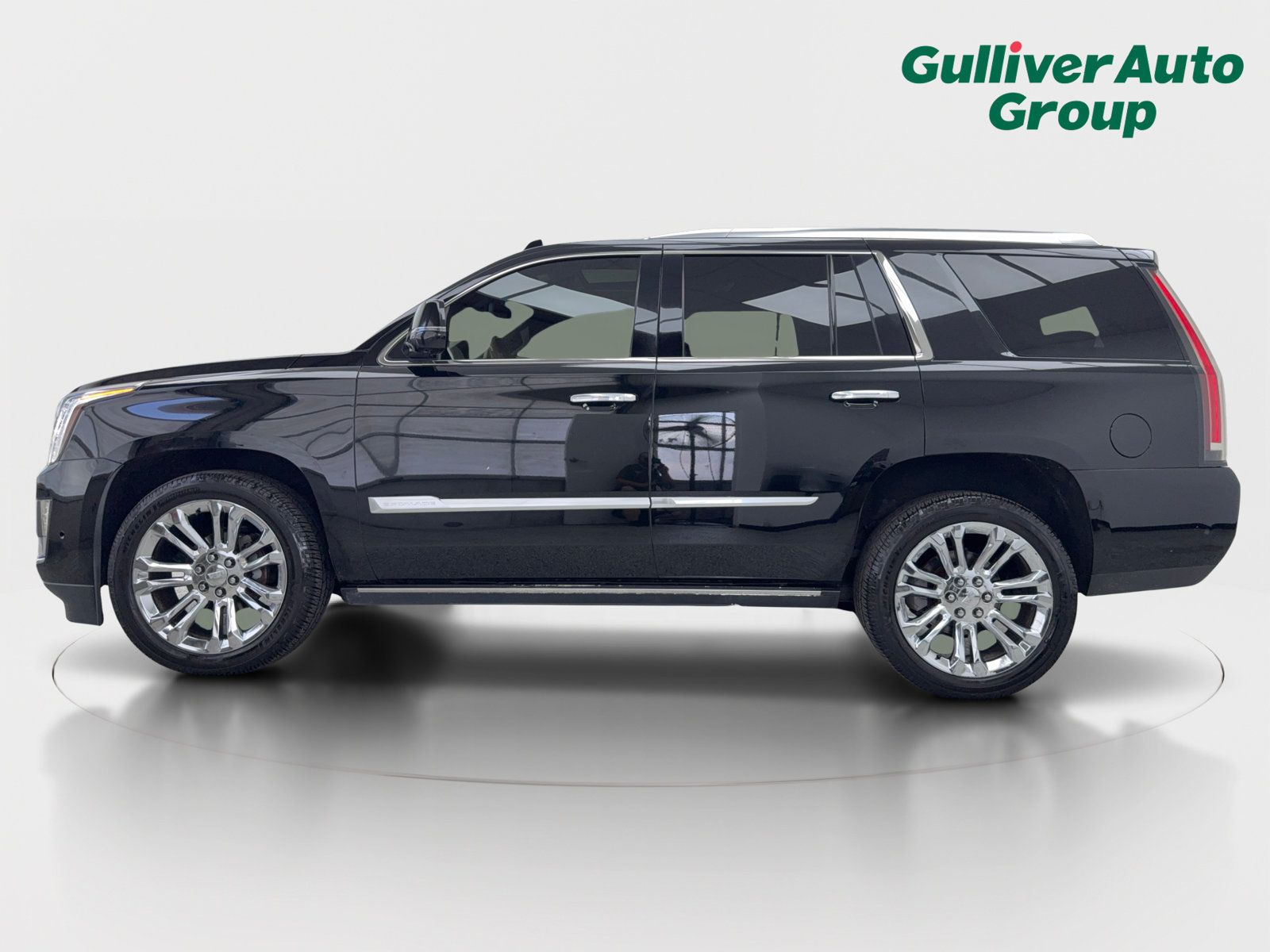 Used 2019 Cadillac Escalade Platinum AWD/4WD image 3