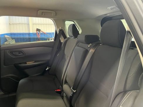 Used 2024 Nissan Rogue S AWD/4WD image 19