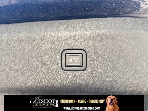 Used 2023 Buick Enclave Essence AWD/4WD image 20