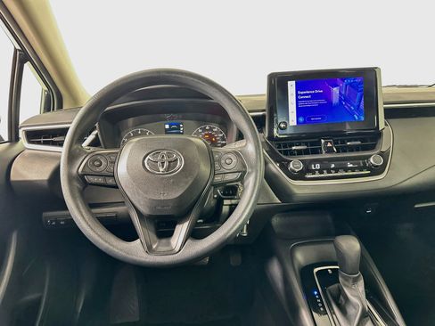 Used 2025 Toyota Corolla LE FWD image 17
