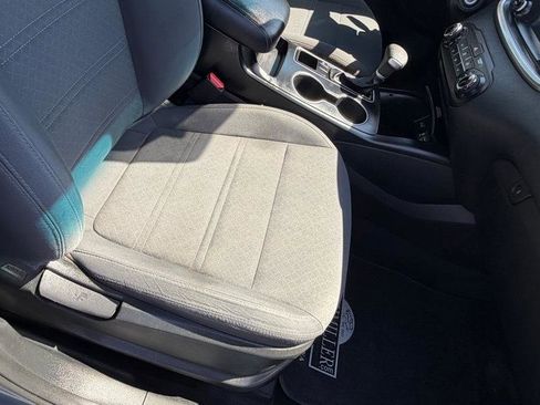 Used 2020 Kia Sorento LX FWD image 25
