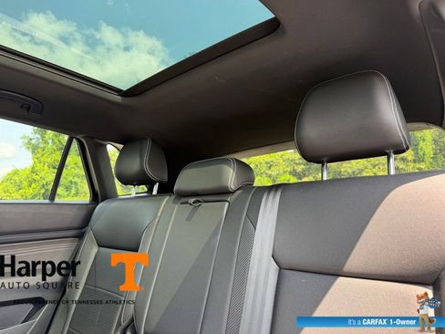 Used 2023 Volkswagen Atlas Cross Sport SE w/ Panoramic Sunroof Package AWD/4WD image 9
