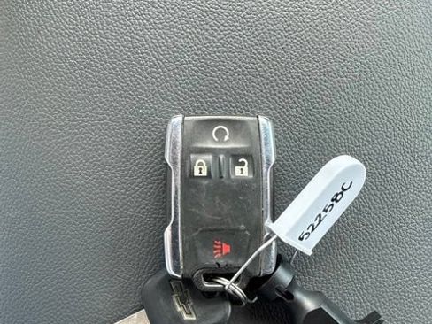 Used 2016 Chevrolet Colorado Z71 AWD/4WD image 34