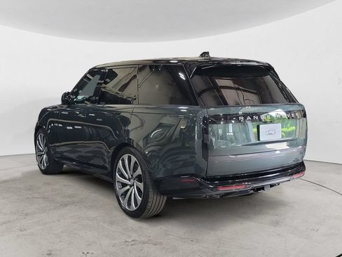 Used 2025 Land Rover Range Rover SE AWD/4WD image 3
