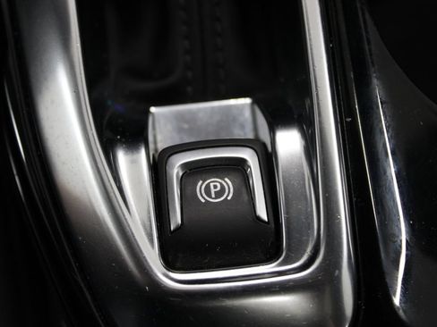 Used 2024 Chevrolet Trax ACTIV w/ Sunroof Package FWD image 39