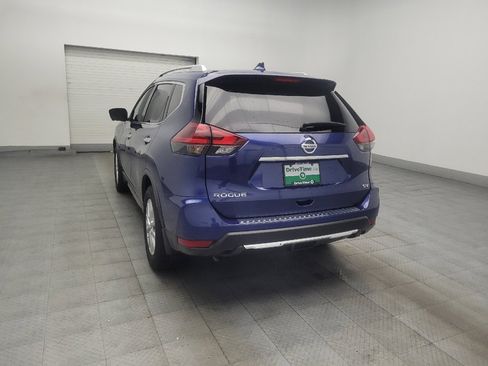 Used 2018 Nissan Rogue SV w/ Premium Package FWD image 5