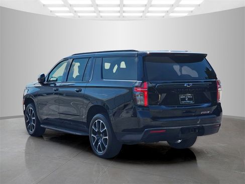Used 2022 Chevrolet Suburban RST w/ Luxury Package image 4