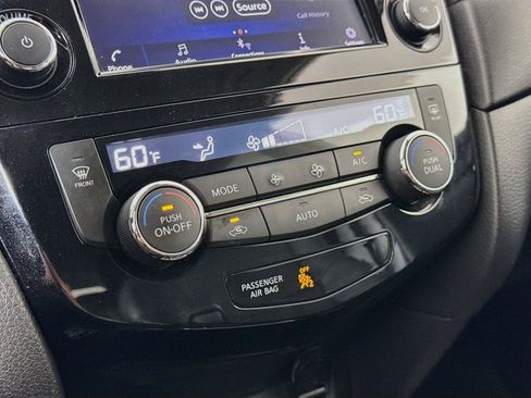 Used 2020 Nissan Rogue SV AWD/4WD image 23