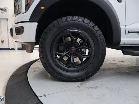 Used 2025 Ford F150 Lariat w/ Equipment Group 502A High AWD/4WD image 10